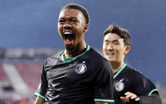 九游娱乐APP-本菲卡今夜止住颓势今晚阿斯顿维拉调整名单,现场解说直呼:费耶诺德今晚战术微调